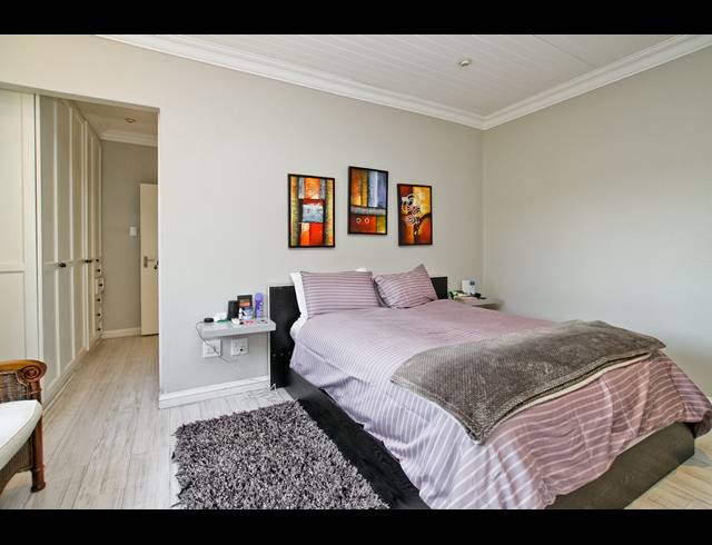 5 BEDROOM TOWNHOUSE FOR SALE IN BRUMA